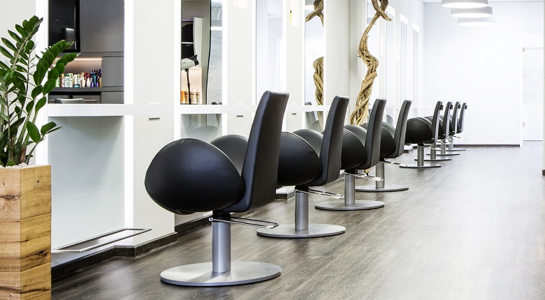 De salons van Studio bevinden zich in Hilversum en 